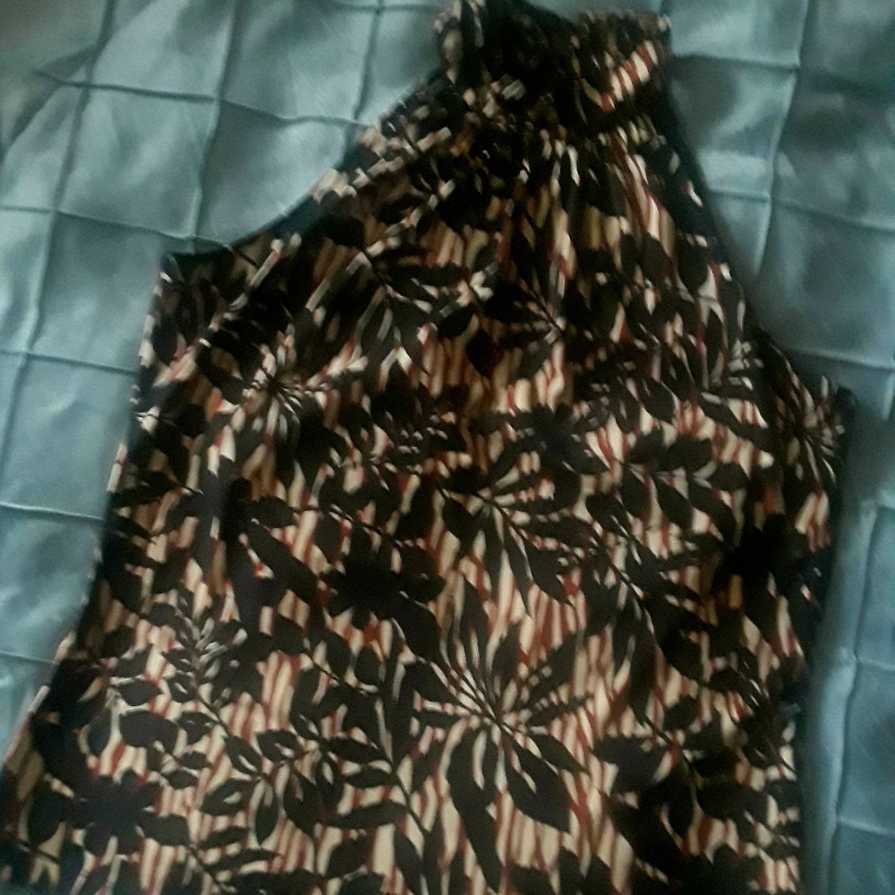 Sleeveless top size M
